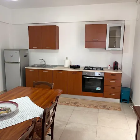 Sun House Apartment Agnone Bagni