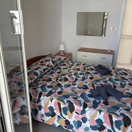 Apartment Sun House Agnone Bagni